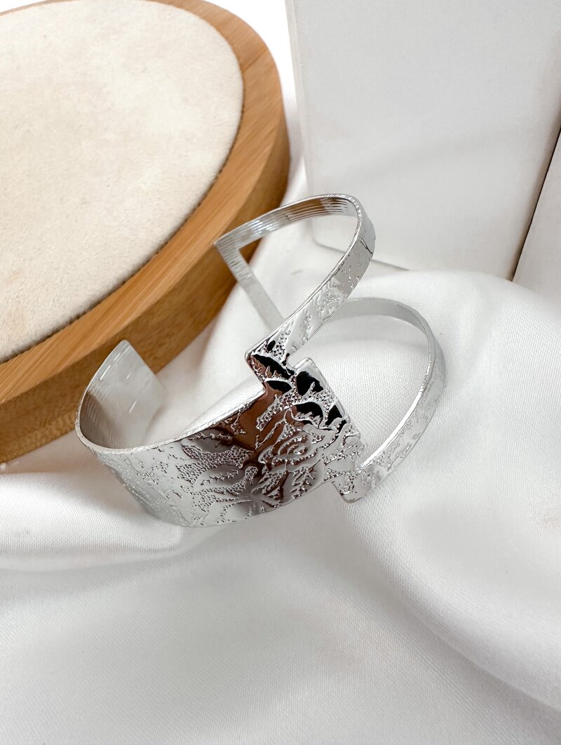 Bracelete Folheado a Ouro 18k e Prata Dois Fios Com detalhe Vazado