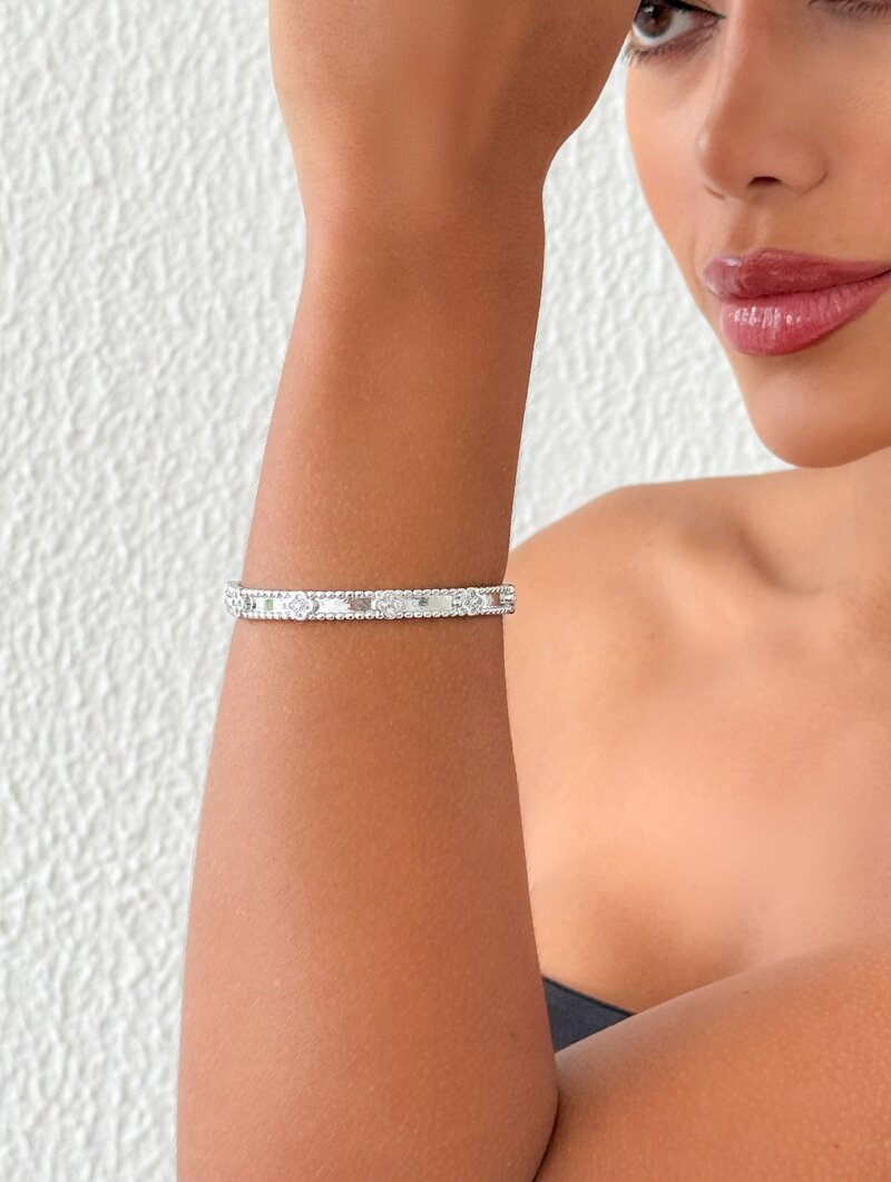 Bracelete Folheado a Ouro 18k e Prata Fino com Flores Cravejadas 'Inspiração'