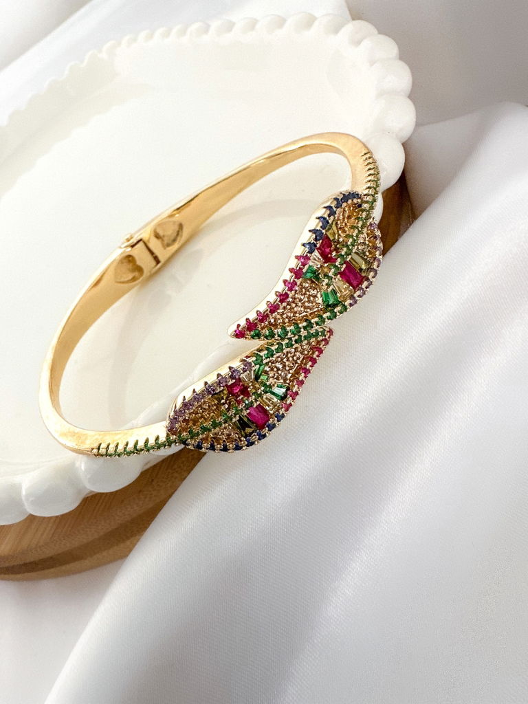 Bracelete folheado a ouro 18k e prata folha com navetes e zircônias