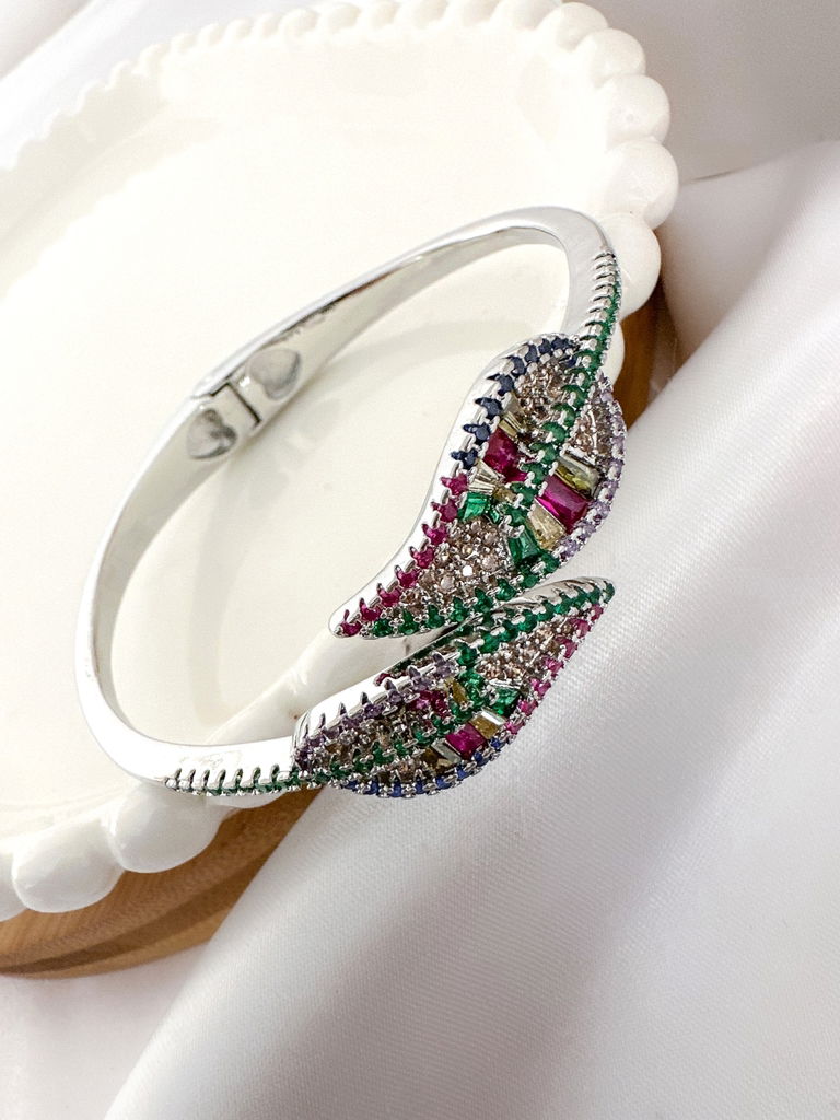 Bracelete folheado a ouro 18k e prata folha com navetes e zircônias