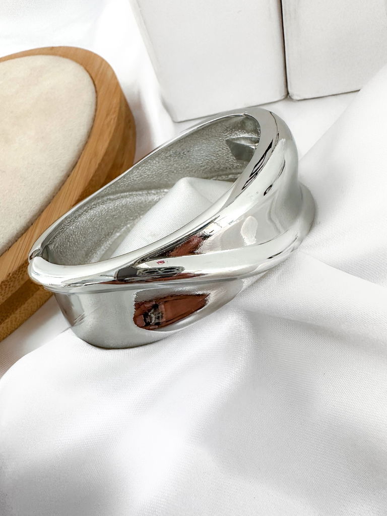 bracelete folheado a ouro 18k e prata liso com detalhe em onda