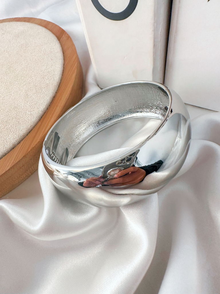 BRACELETE FOLHEADO A OURO 18K E PRATA LISO OVAL.