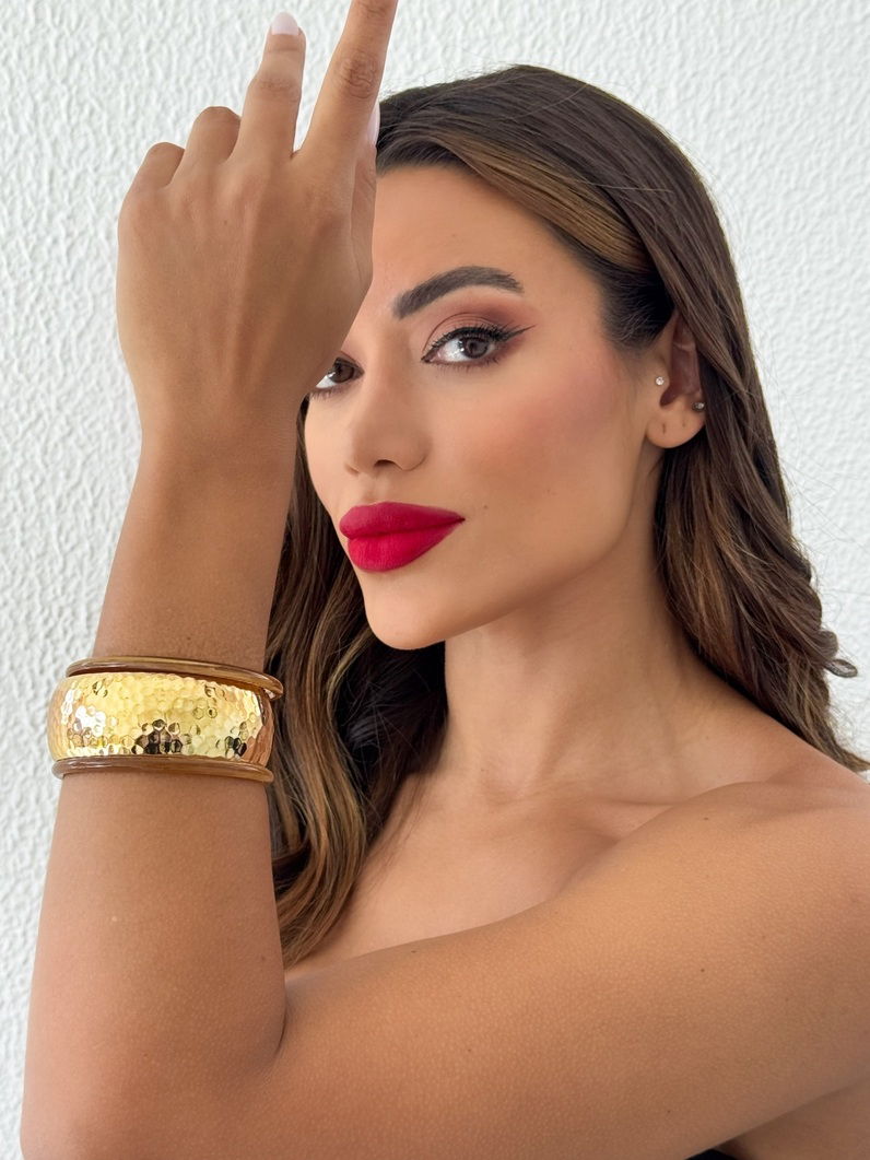 Bracelete Folheado a Ouro 18k e Prata Martelado e Aro Resinado