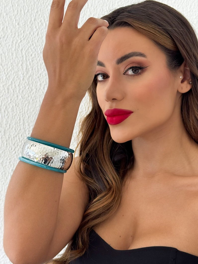 Bracelete Folheado a Ouro 18k e Prata Martelado e Aro Resinado