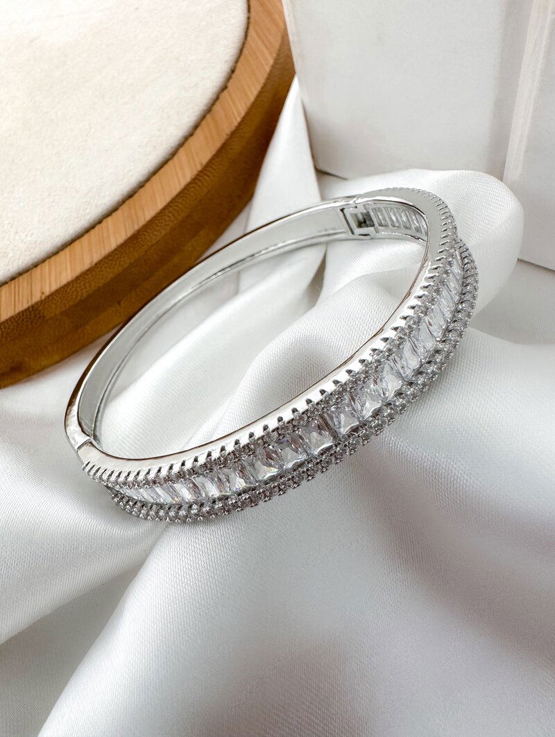 Bracelete Folheado a Ouro 18k e Prata Navetes com Borda Cravejada