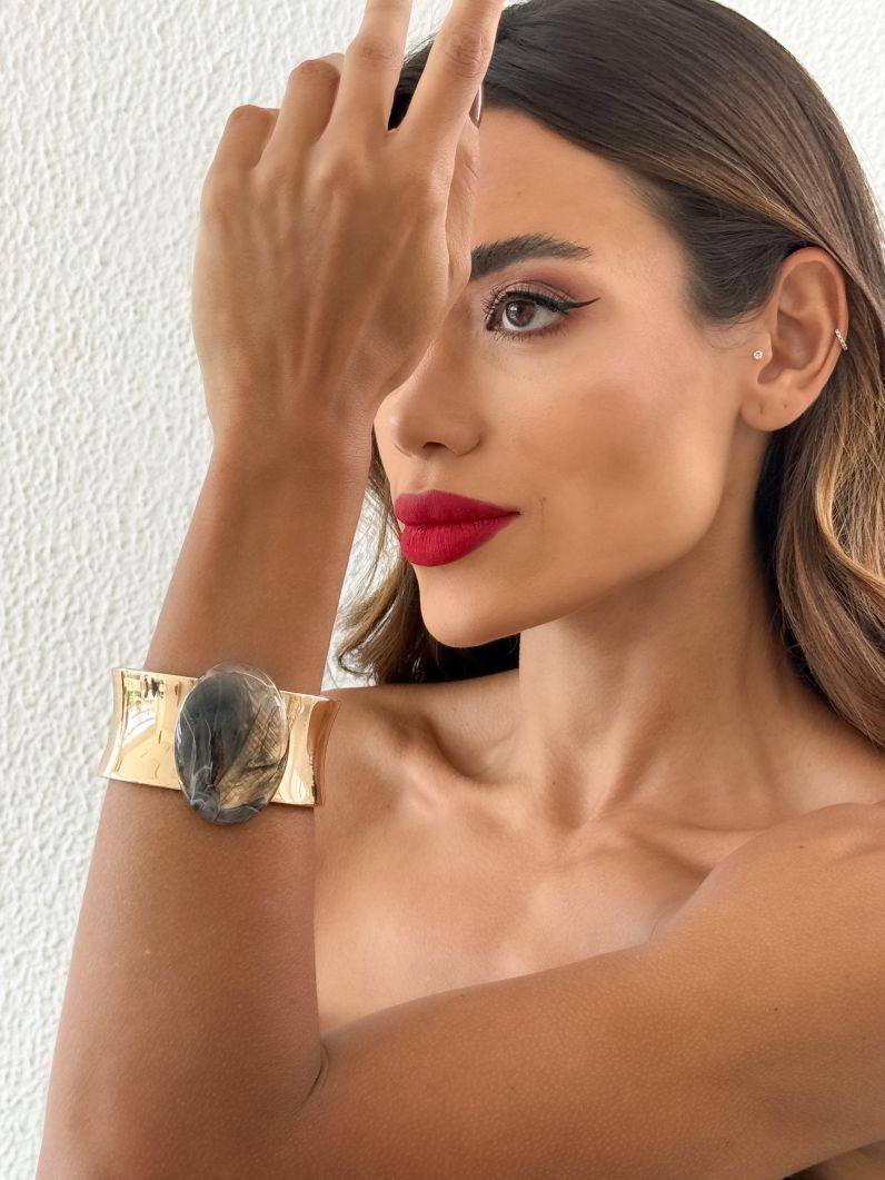 Bracelete Folheado a Ouro 18k Liso Com Forma Resinada