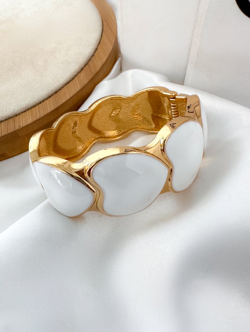 Bracelete Folheado a Ouro 18k Maxi Corações Resinados