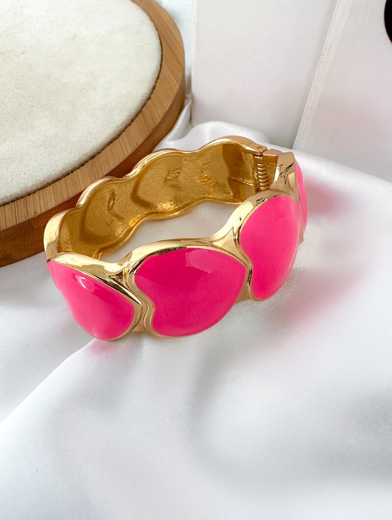 Bracelete Folheado a Ouro 18k Maxi Corações Resinados