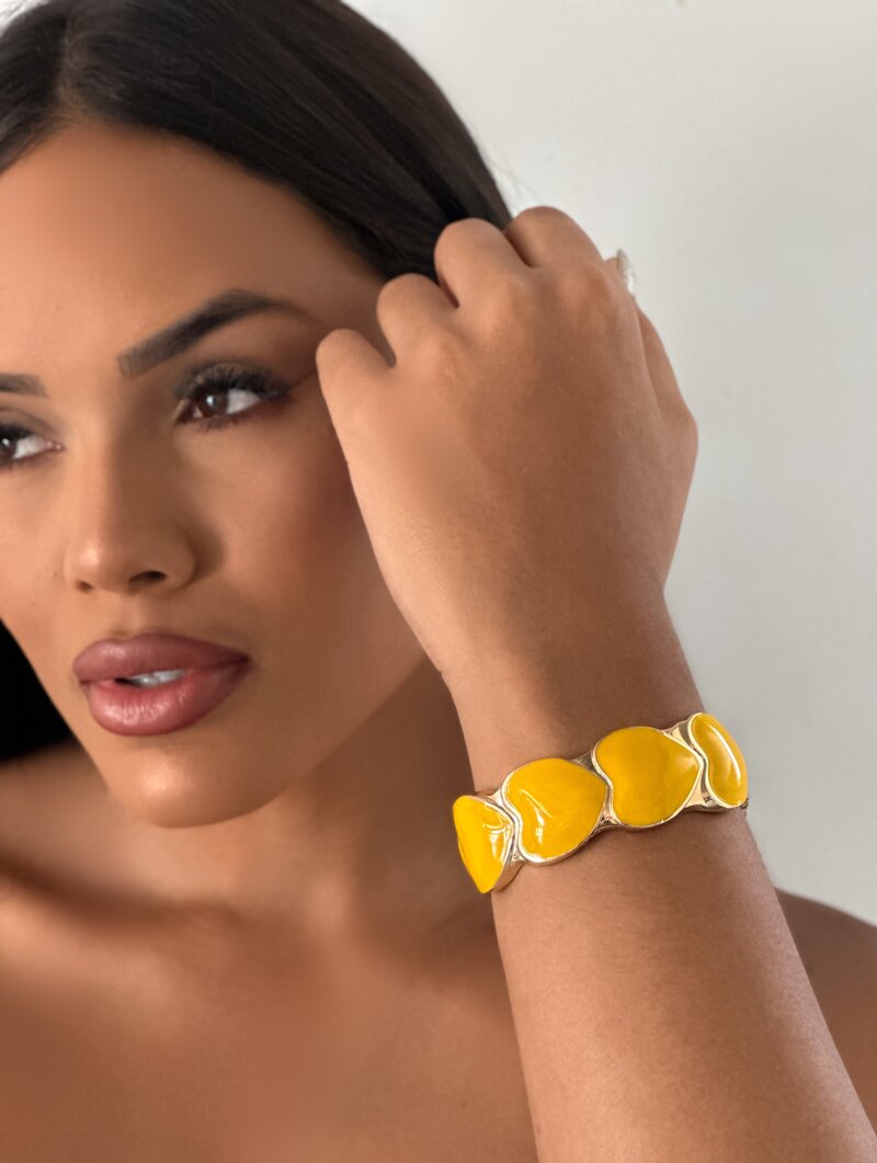 Bracelete Folheado a Ouro 18k Maxi Corações Resinados