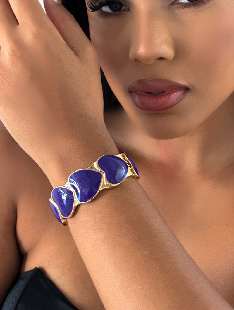 Bracelete Folheado a Ouro 18k Maxi Corações Resinados