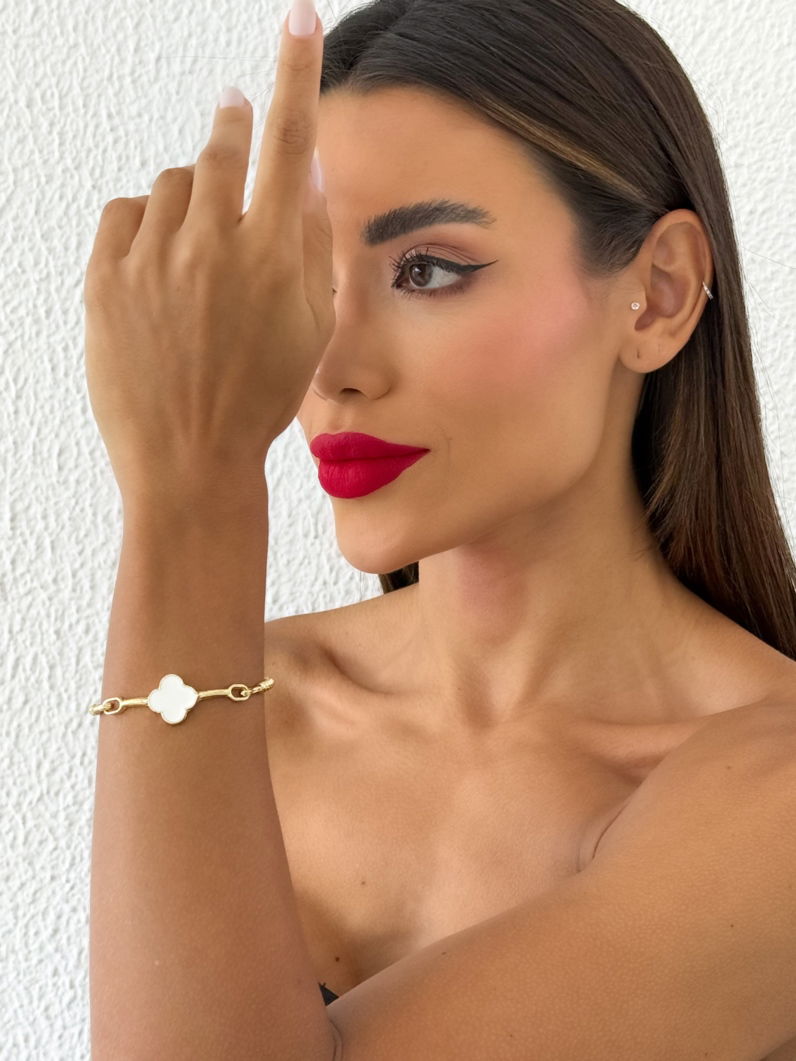 Bracelete Folheado a Ouro 18k Torcido Com Inspiração Vg.