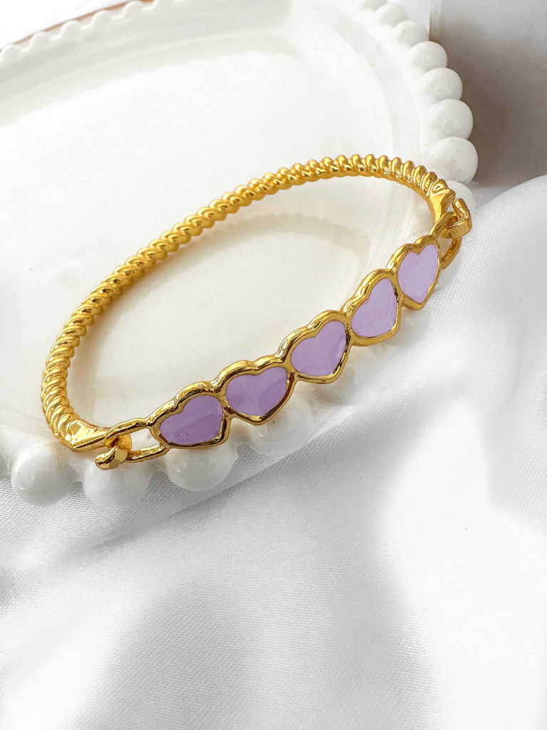 BRACELETE FOLHEADO A OURO CORAÇÕES LIGADOS.