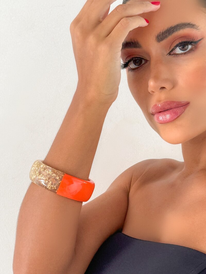 Bracelete Maxi Resinado com Detalhe Transparente