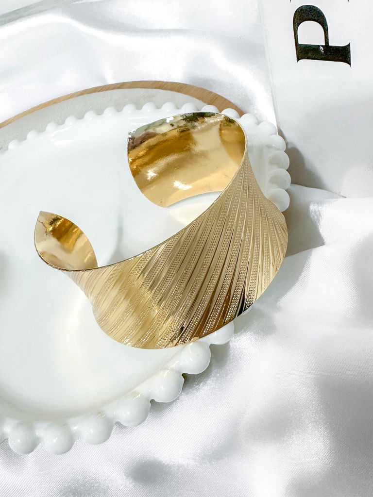 Bracelete quadrado design filete folheado
