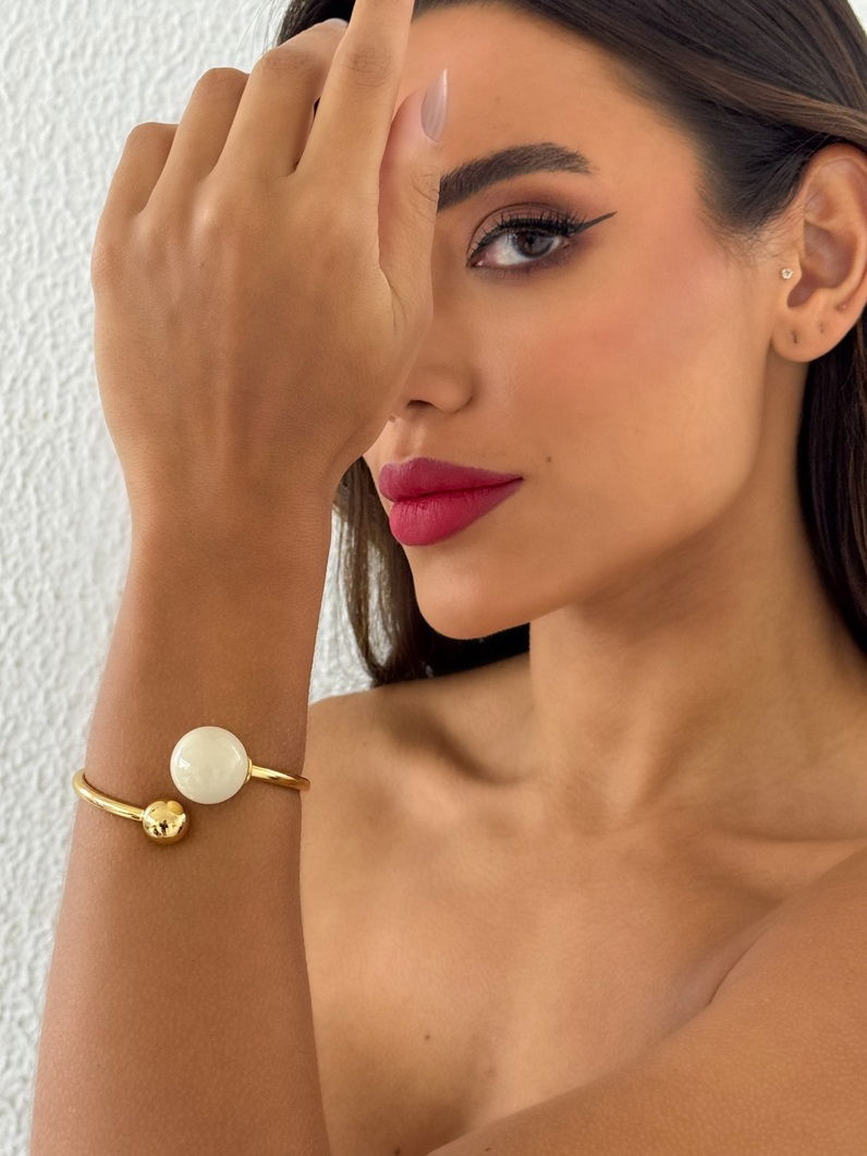 Bracelete Semi Joia Aro Com Esfera resina