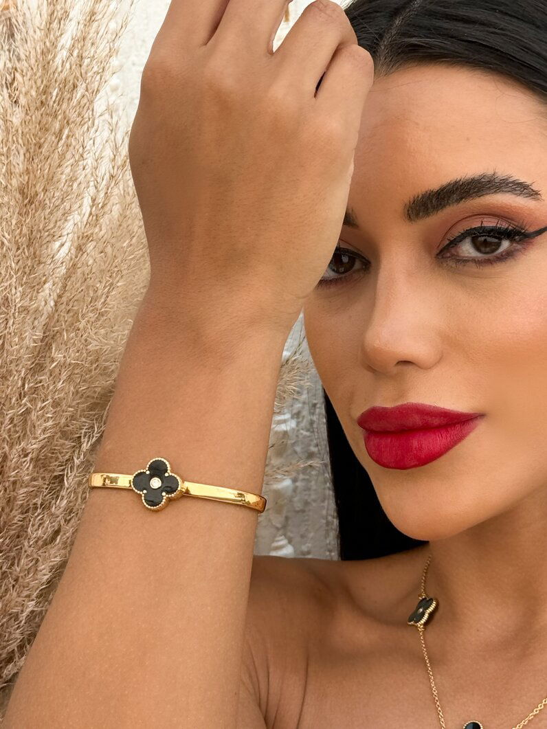 Bracelete Semi Joia Inspiração Virginia Resina Preta Com Ponto De Luz