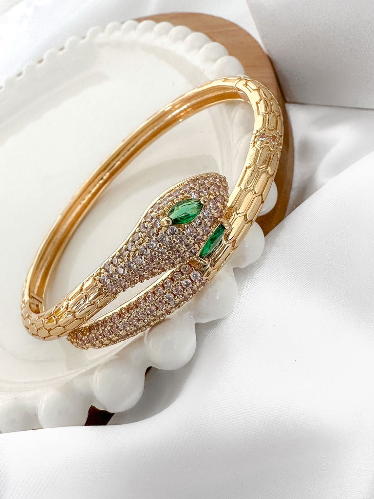 Bracelete serpente com designer em micro zircônia cravejados folheado em ouro 18k e prata