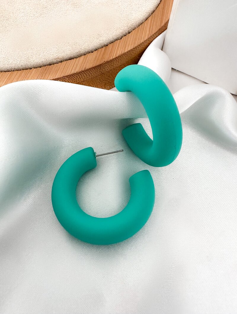 Brinco Argola Tubo Resina