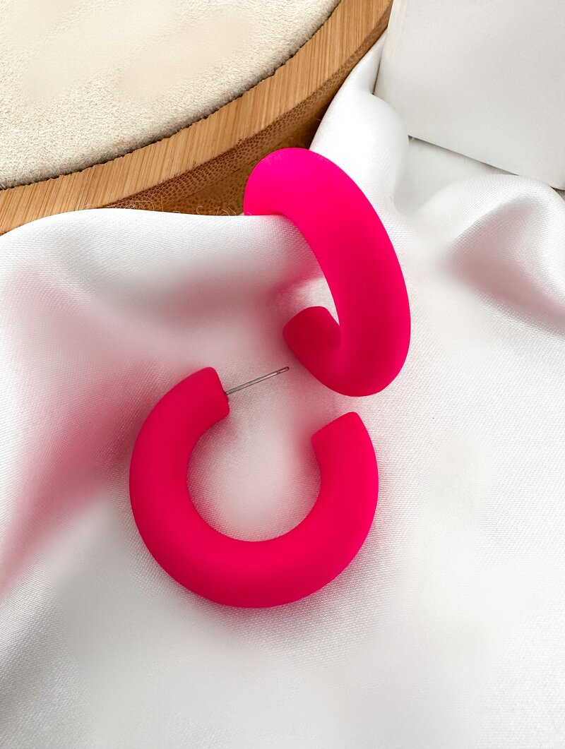 Brinco Argola Tubo Resina