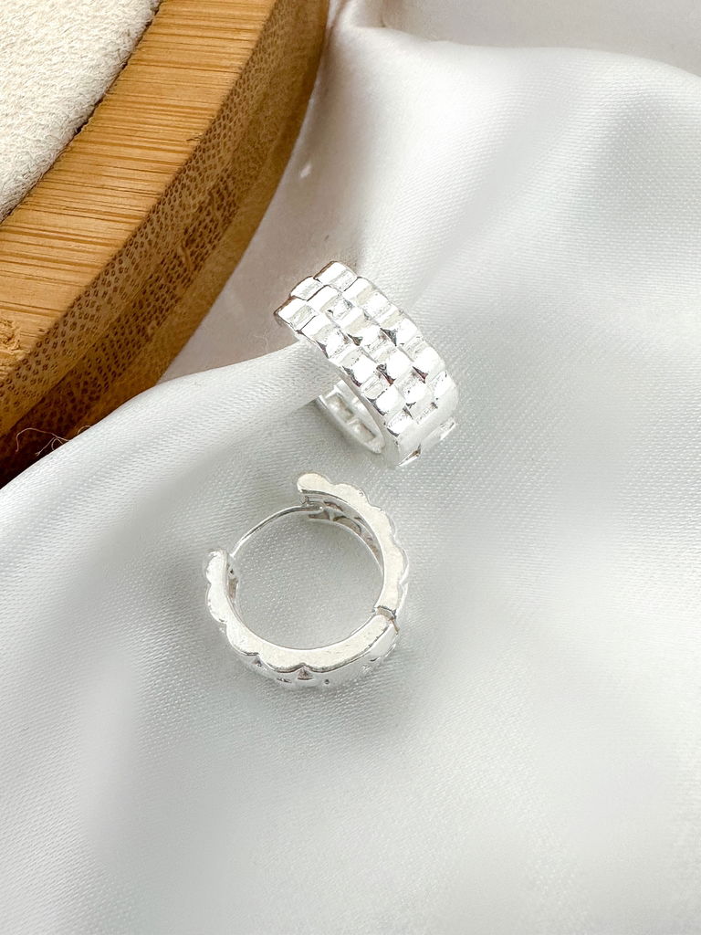 Brinco argolinha quadradinha folhado a ouro 18k e prata 925
