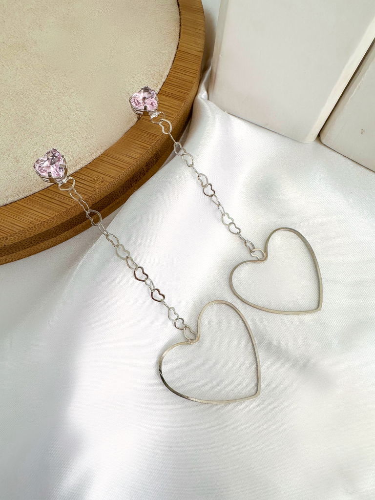 Brinco Coração De Zircônia Com Fio De Coração Vazado