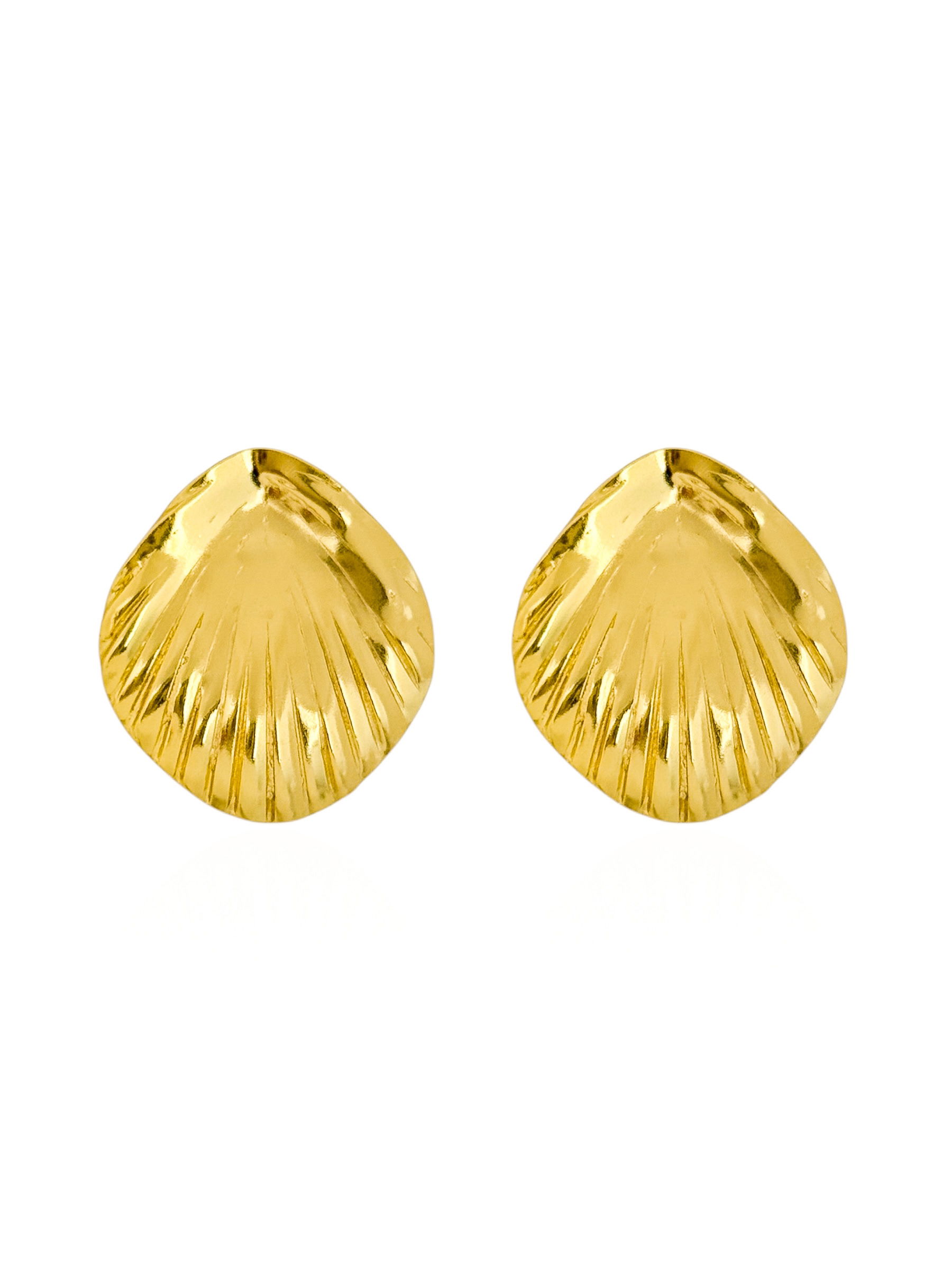 Brinco de Aço Inoxidavel Folheado a Ouro 18k Design Concha