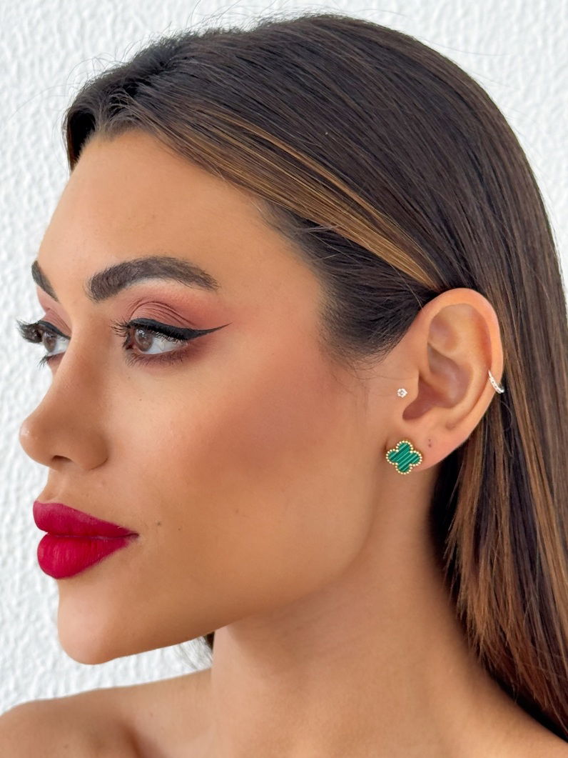 Brinco de Aço Inoxidável Folheado a Ouro 18k Inspiração Vg. Resinada Com Borda de Esferas
