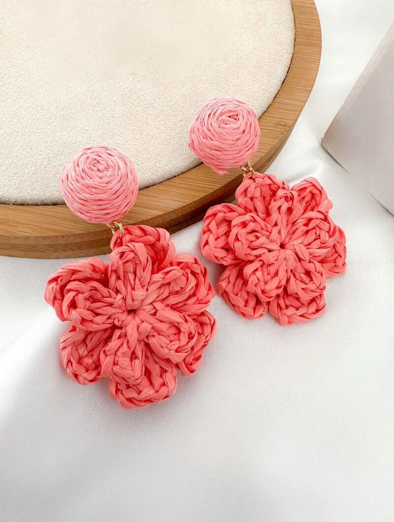 Brinco de Palha Botton com Flor