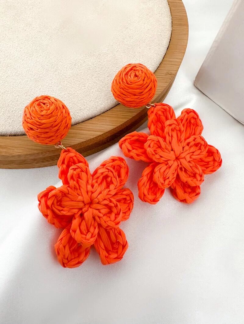 Brinco de Palha Botton com Flor