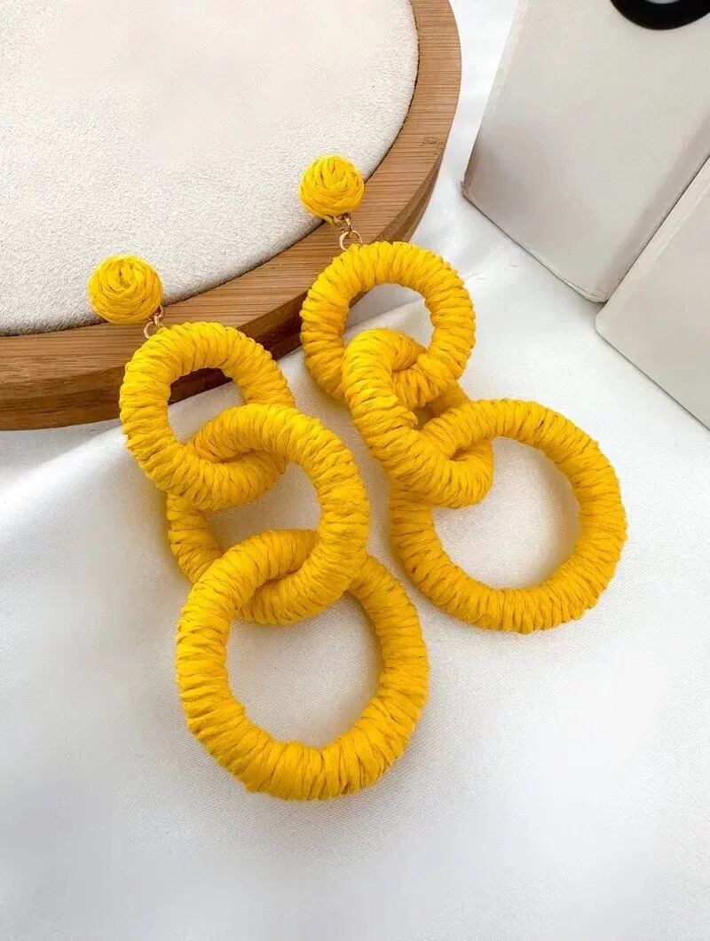 Brinco de Palha Circulos Entrelaçados