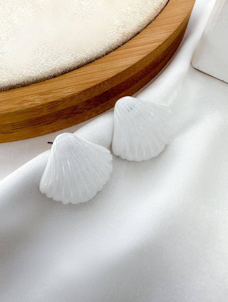 Brinco de Resina Colorida Concha