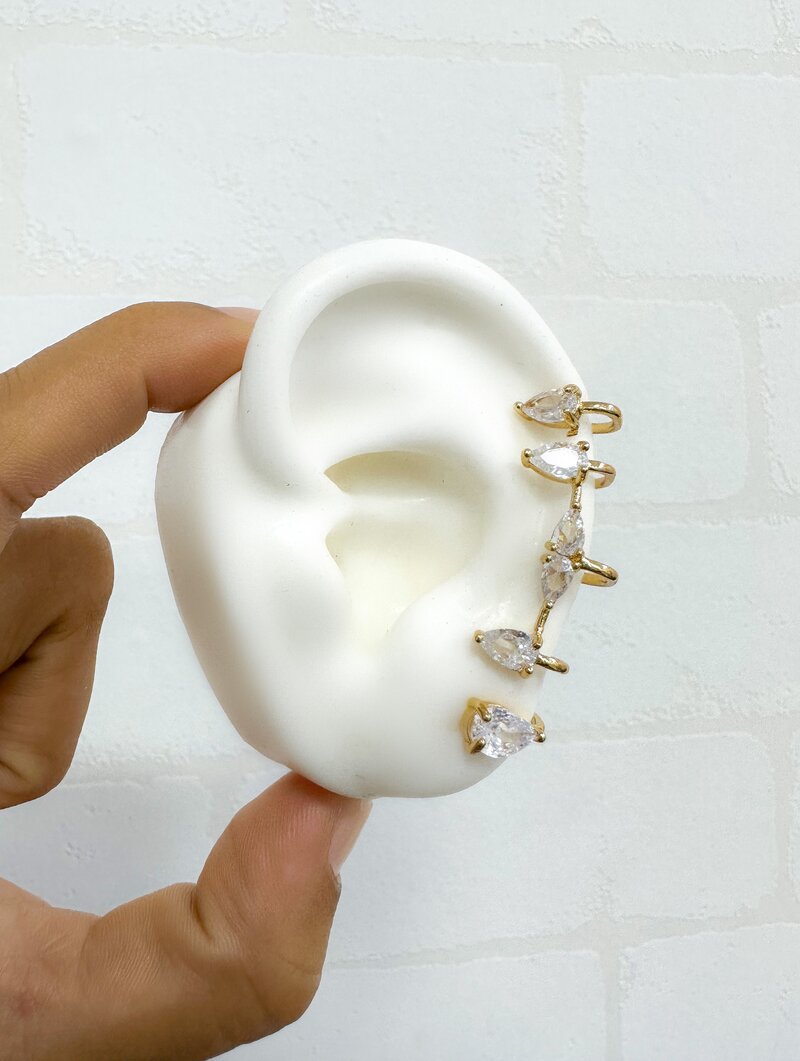 Brinco Ear Cuff Folheado a Ouro 18k e Prata Gotas de Zircônia