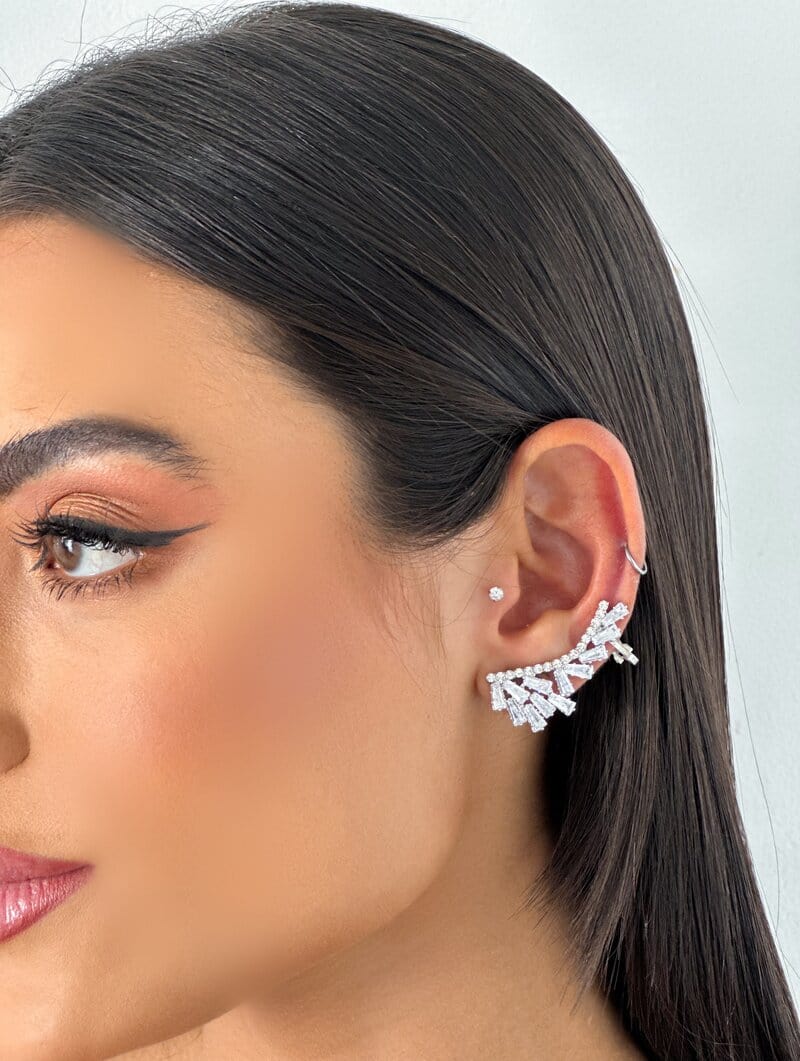 Brinco Ear Cuff Folheado a Ouro 18k e Prata Navetes Cristais