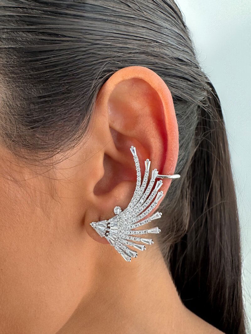 Brinco Ear Cuff Folheado a Ouro 18k e Prata Onze Fios Cravejados