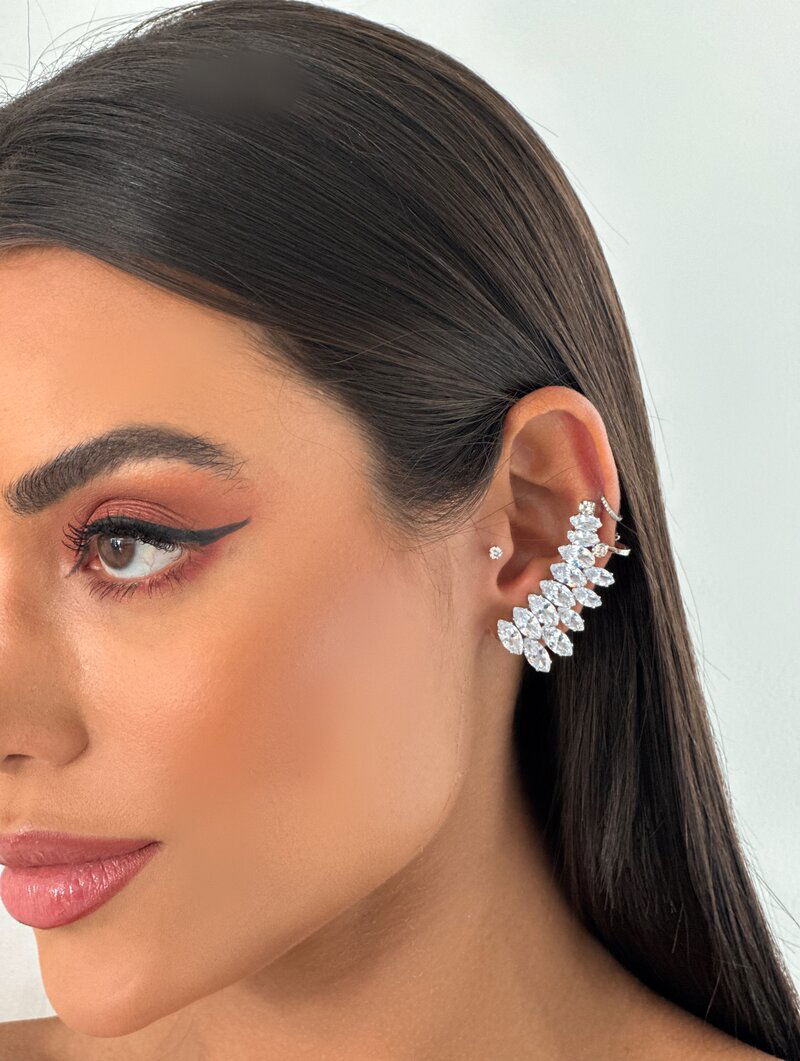Brinco Ear Cuff Folheado a Ouro 18k e Prata Pedraria de Zircônia
