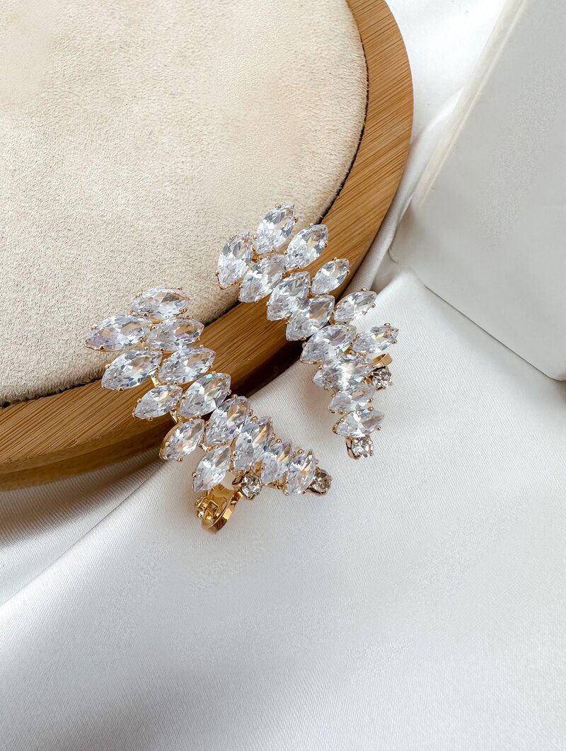 Brinco Ear Cuff Folheado a Ouro 18k e Prata Pedraria de Zircônia