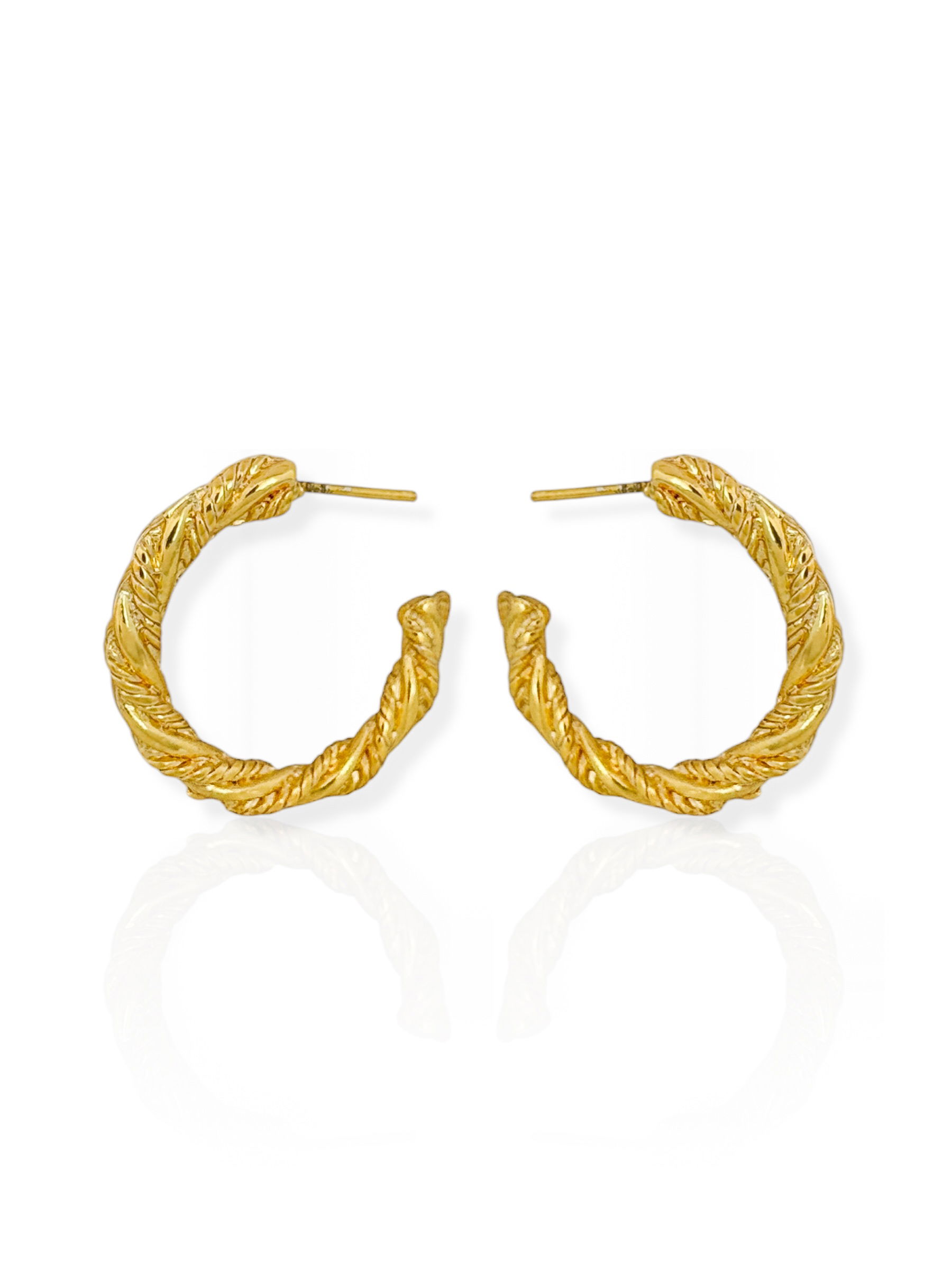 Brinco Folheada a Ouro 18k Torcido