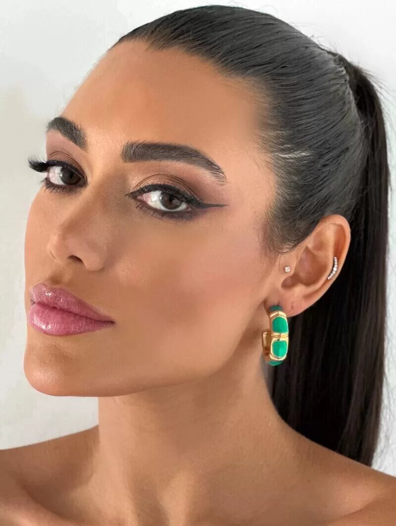 Brinco Folheado a Ouro 18k Argola com Detalhes Resinados