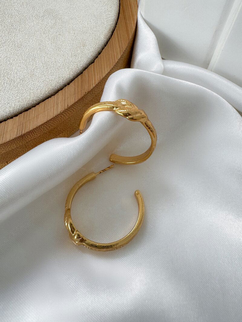 Brinco Folheado a Ouro 18k Argola com Nó