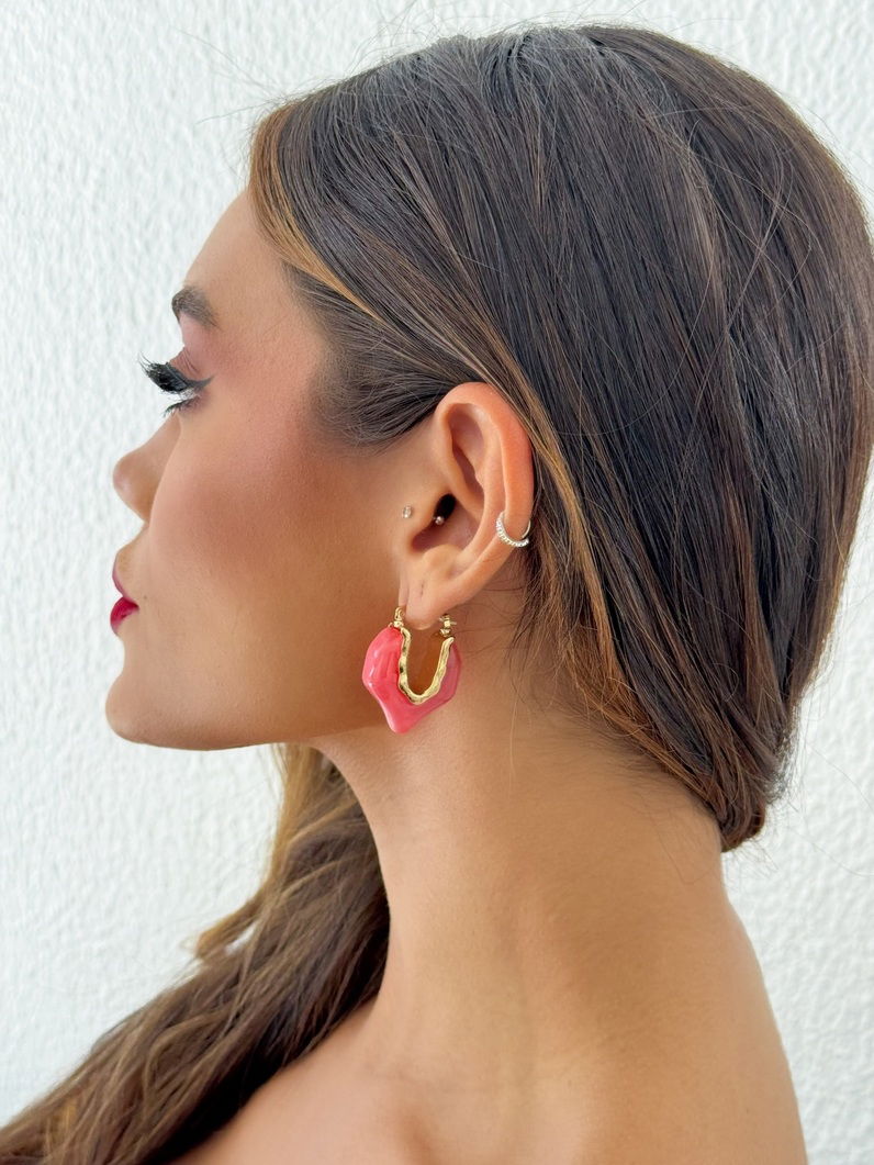 Brinco Folheado a Ouro 18k Argola Orgânica Resinada