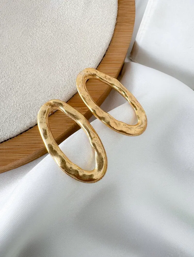 Brinco Folheado a Ouro 18k Argola Oval Martelado