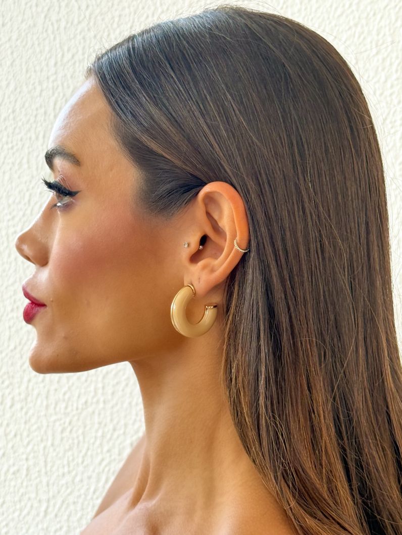 Brinco Folheado a Ouro 18k Argola Resinada