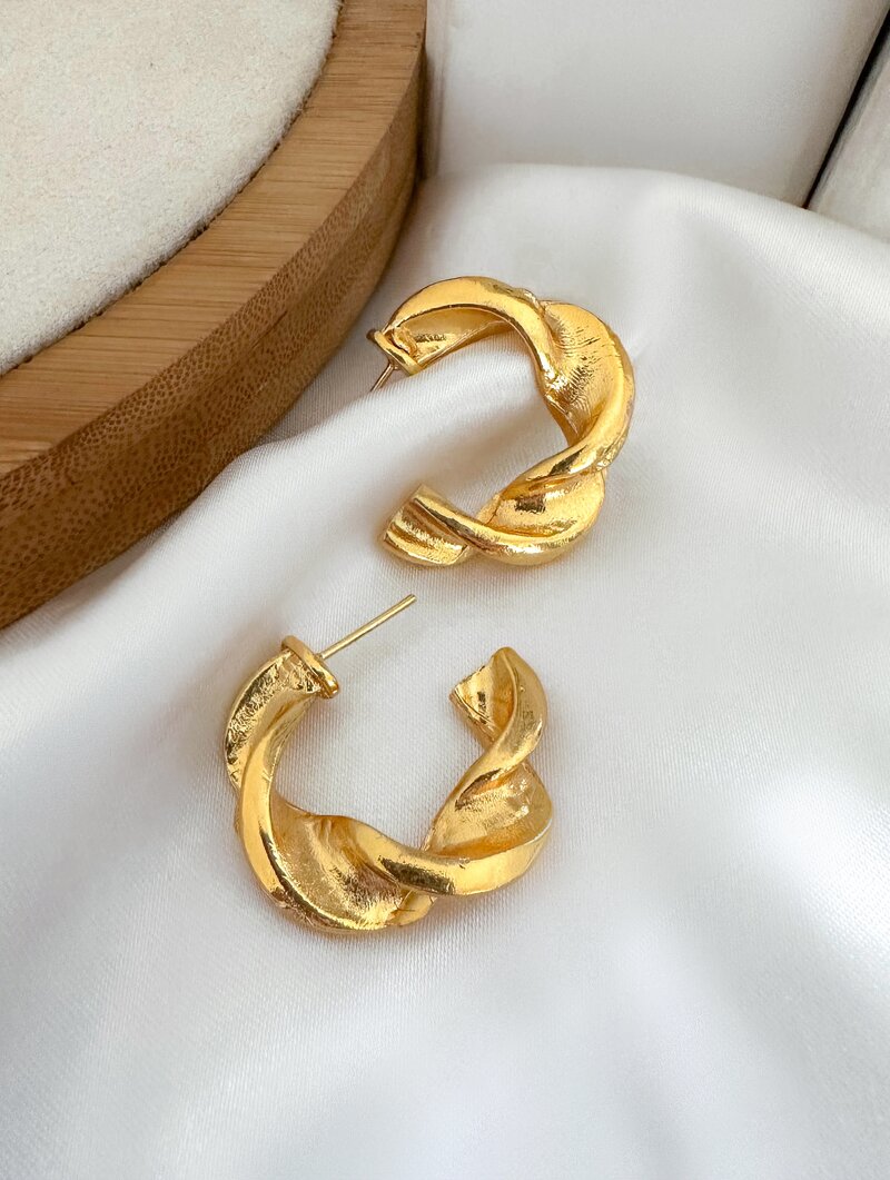 Brinco Folheado a Ouro 18k Argola Torcida