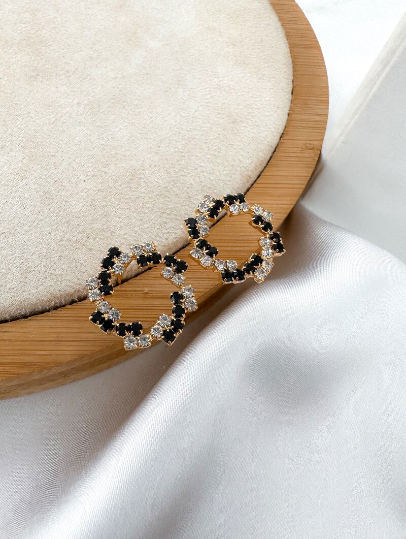 Brinco Folheado a Ouro 18k Argolinha Cravejada com Micro Zircônias