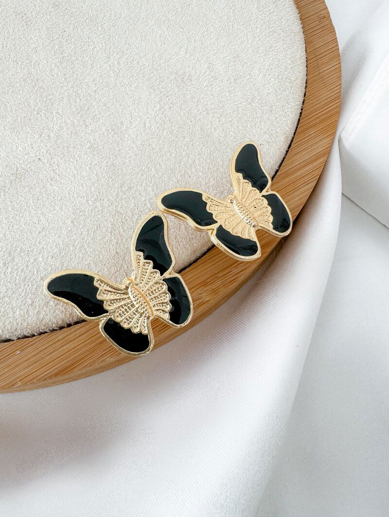 Brinco Folheado a Ouro 18k Borboleta com Detalhe Resinado