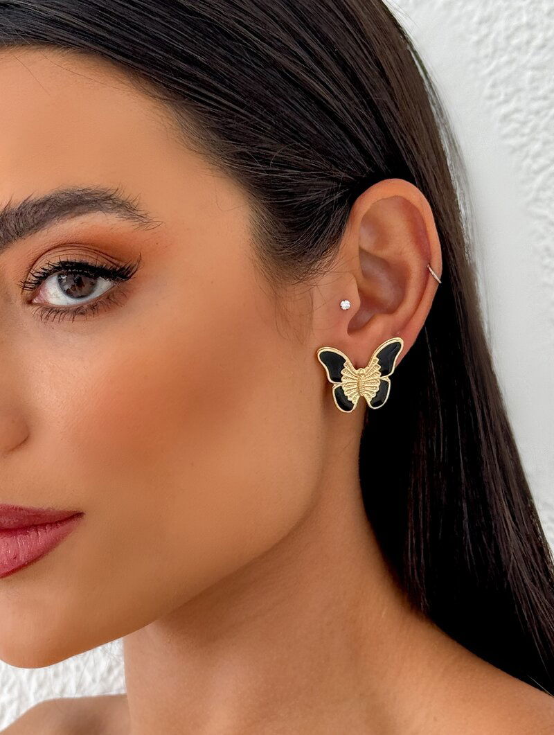 Brinco Folheado a Ouro 18k Borboleta com Detalhe Resinado