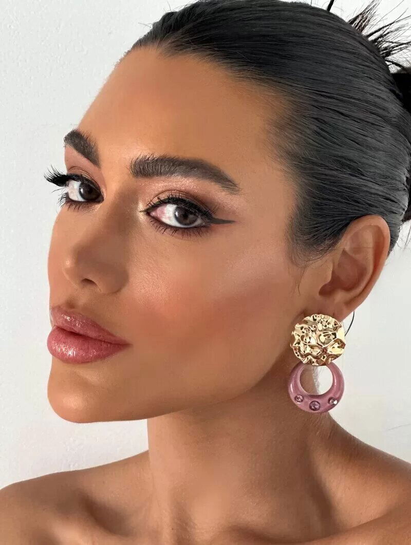 Brinco Folheado a Ouro 18k Botton Martelado com Argola