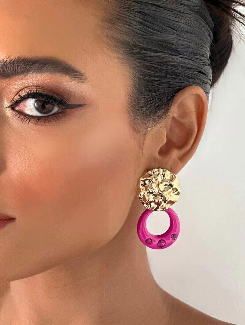 Brinco Folheado a Ouro 18k Botton Martelado com Argola