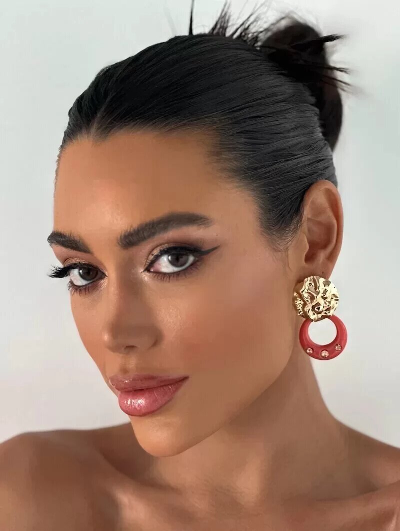 Brinco Folheado a Ouro 18k Botton Martelado com Argola