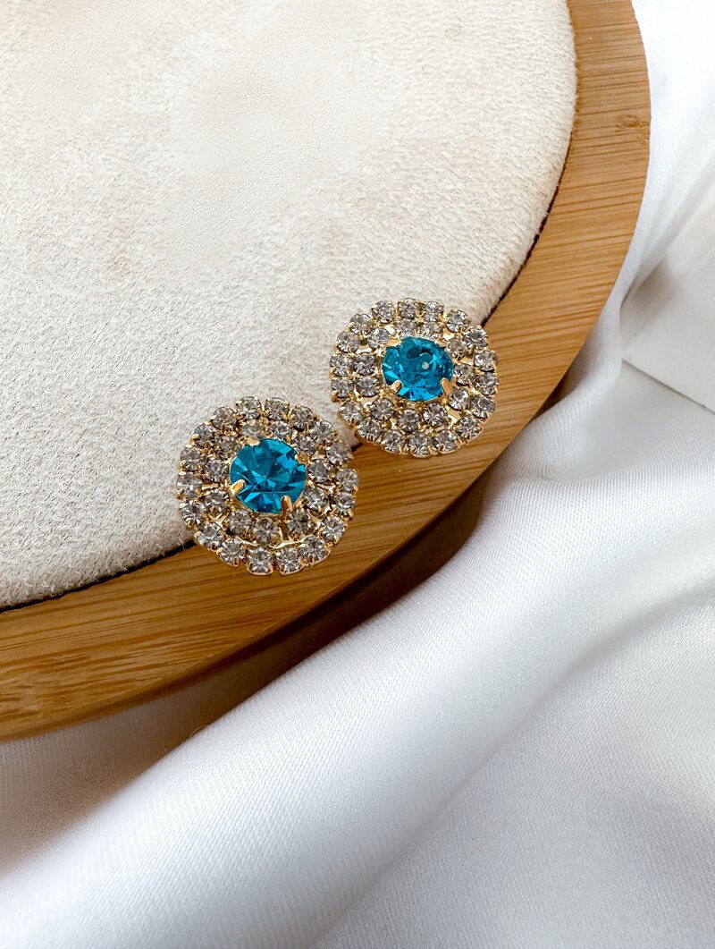 Brinco Folheado a Ouro 18k Botton Minimalista Cravejado